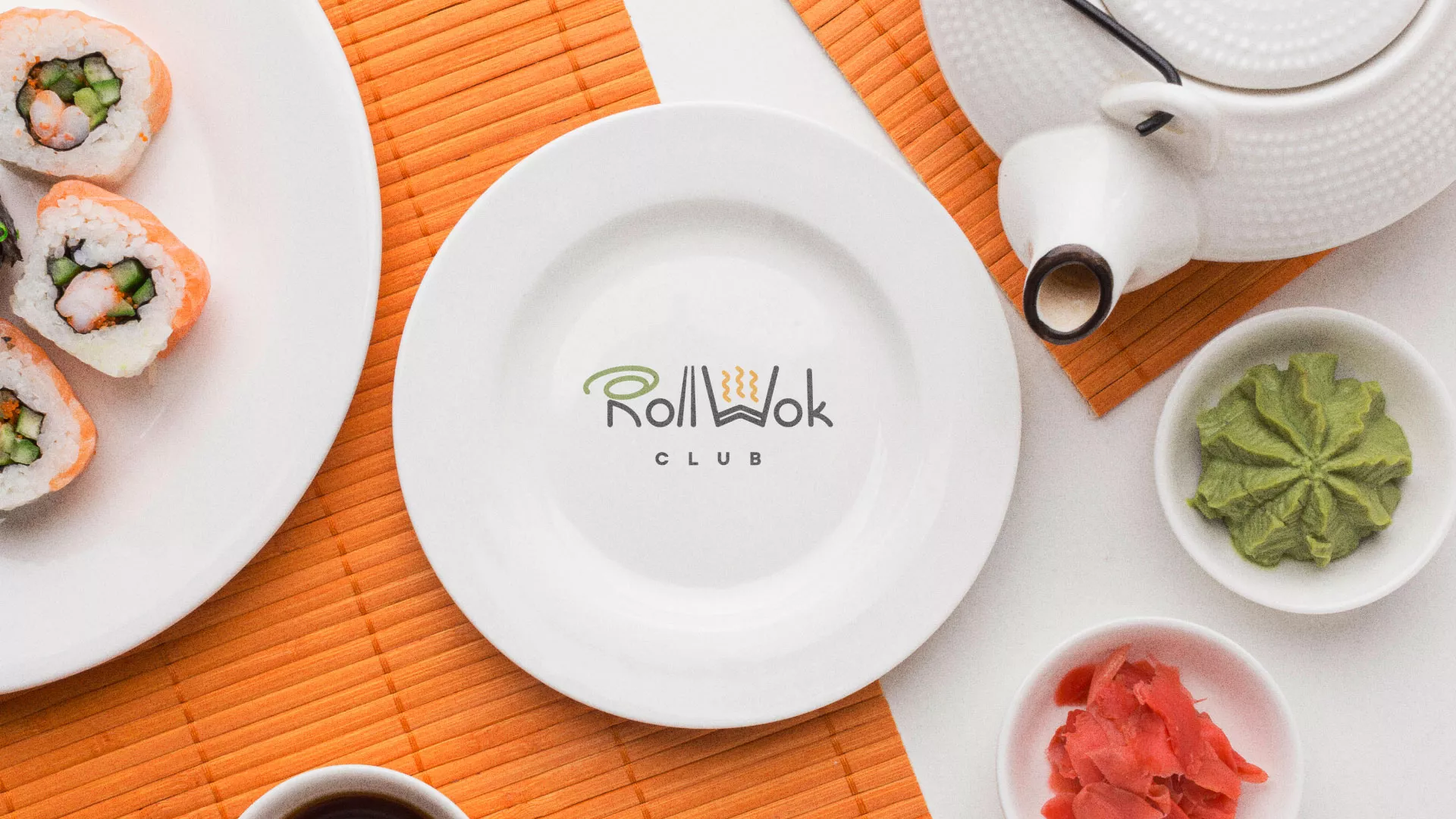 Разработка логотипа и фирменного стиля суши-бара «Roll Wok Club» в Козельске